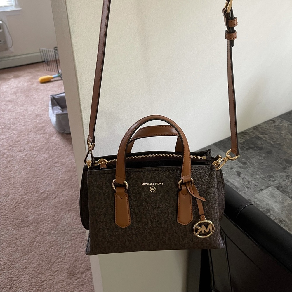 Michael kors purse with wallet - Picture 1 of 7